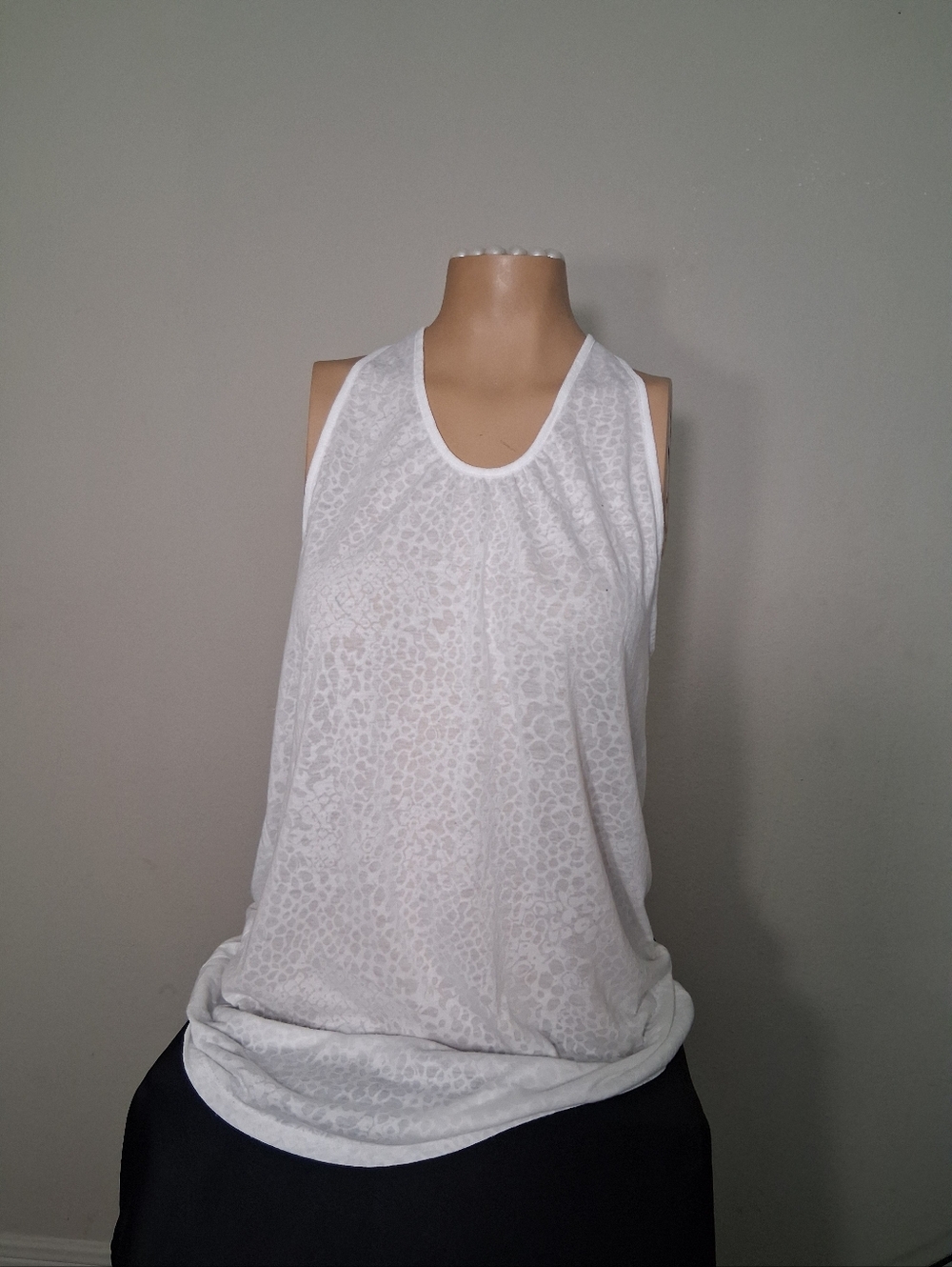Academy Limited Women's White Leopard-Print Scoop Neck Tank Top